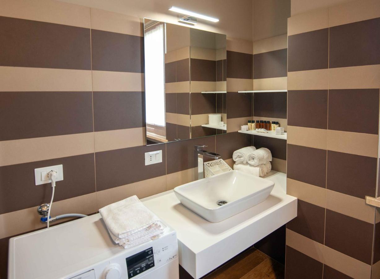 Sirmio Apartments - Narnia Stay Сирмионе Екстериор снимка