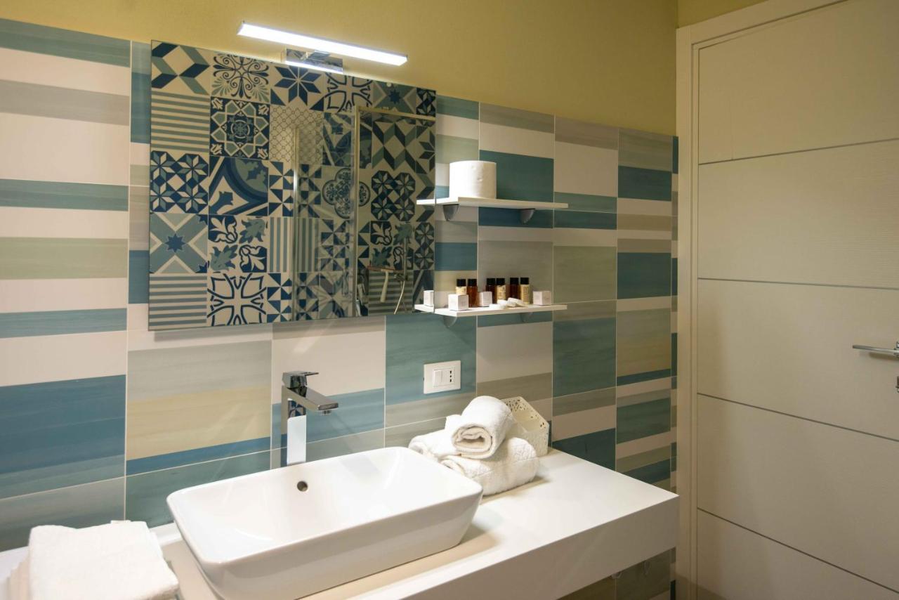 Sirmio Apartments - Narnia Stay Сирмионе Екстериор снимка